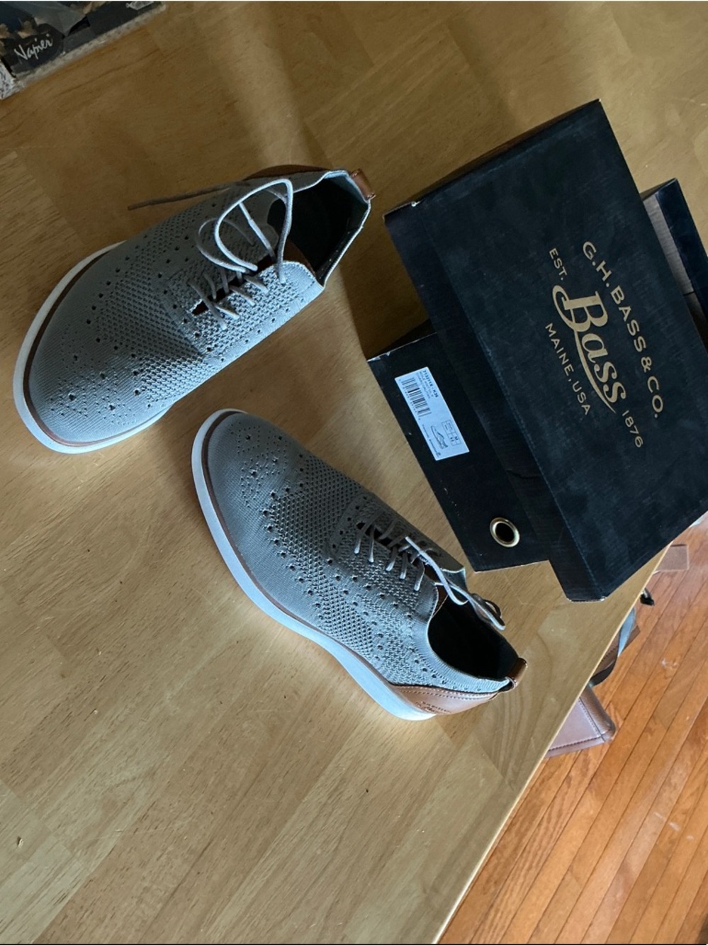 G.H. Bass & Co. Gray Knit Lace-Up Oxfords with Tan Heel Accent